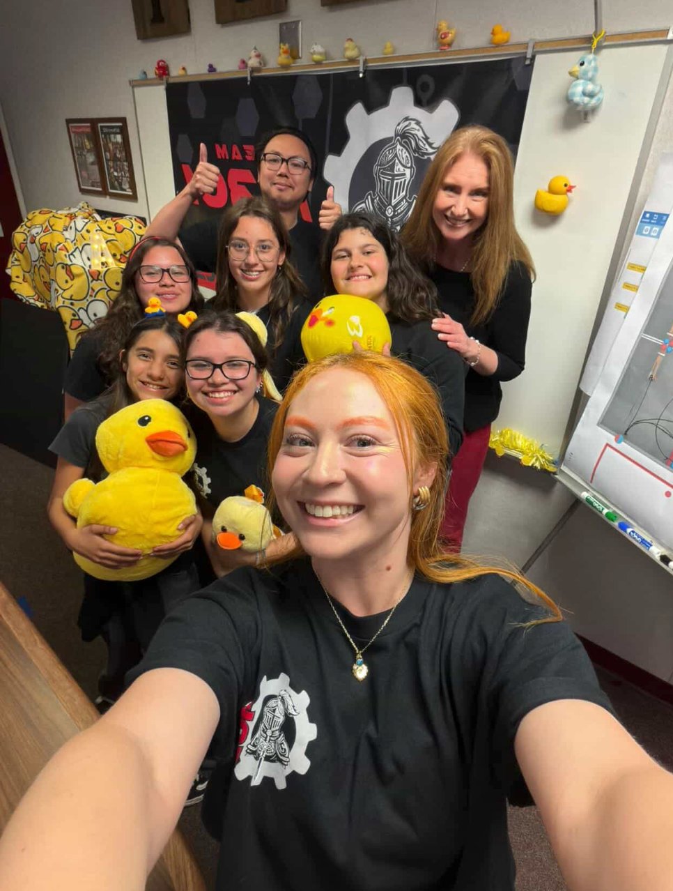 🤳 Team Selfie